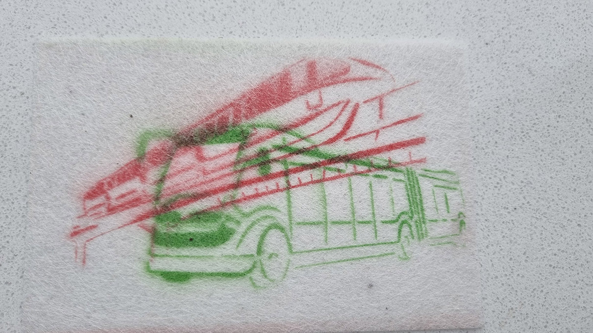 een nooit gebouwde toekomst en een uitgerangeerd verleden. de een is zichtbaar bij groen licht, de ander bij rood